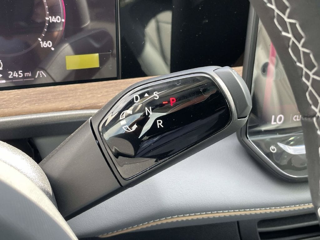 2027 Volkswagen Atlas SE w/Technology