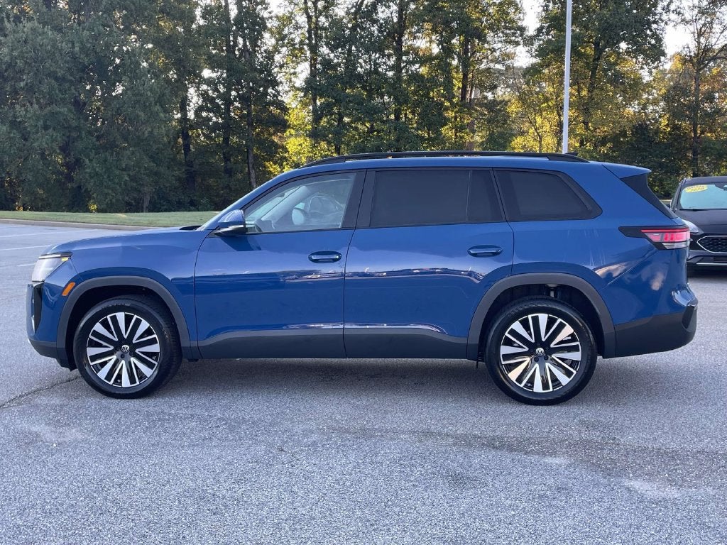 2027 Volkswagen Atlas 2.0T SE w/ Technology