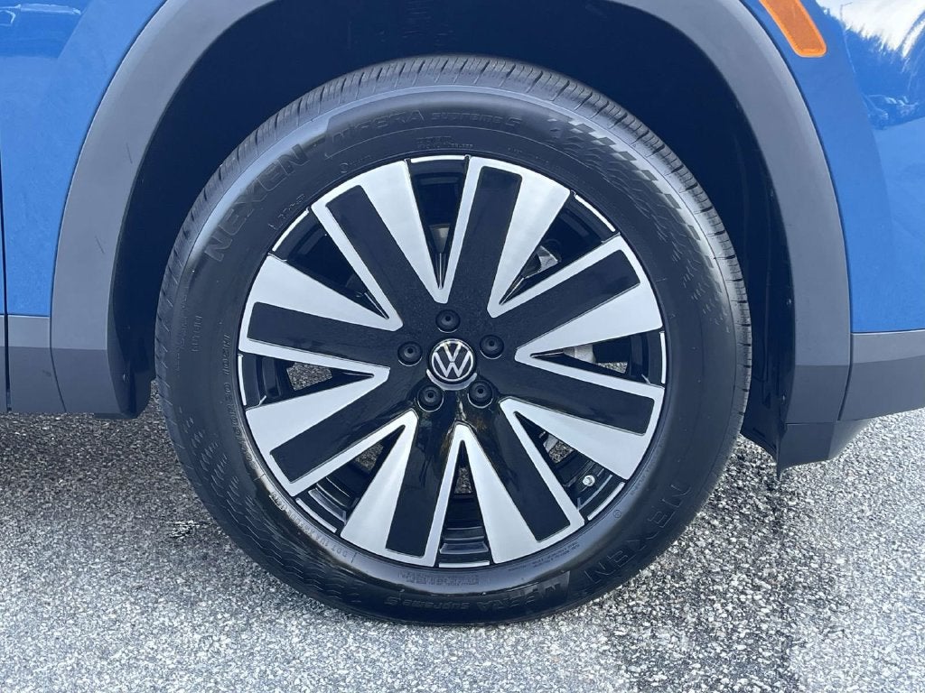 2027 Volkswagen Atlas 2.0T SE w/ Technology