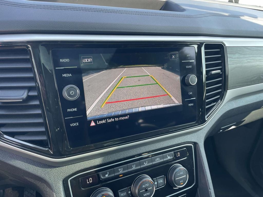 2022 Volkswagen Atlas 3.6L V6 SE w/Technology