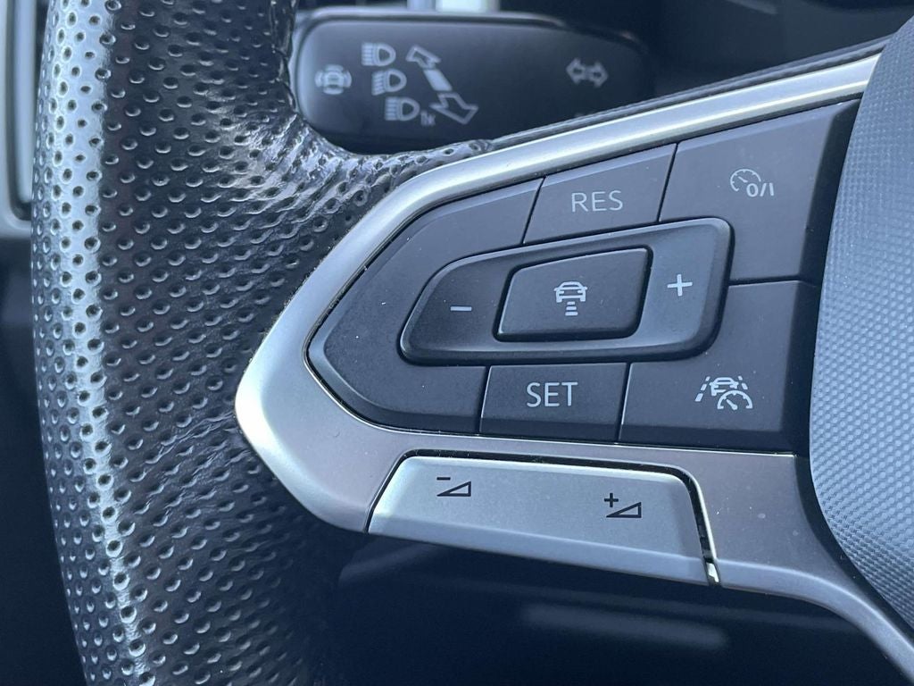 2023 Volkswagen Atlas Cross Sport 3.6L V6 SEL R-Line