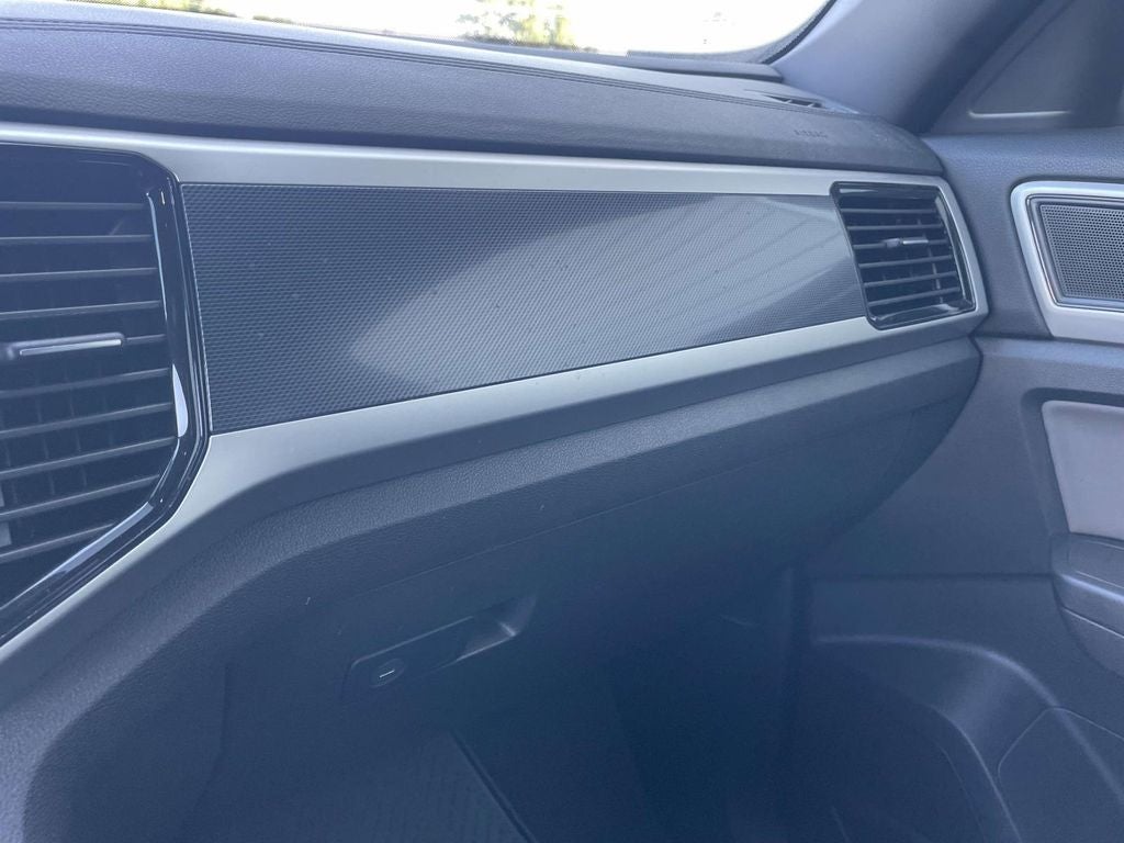 2023 Volkswagen Atlas Cross Sport 3.6L V6 SEL R-Line