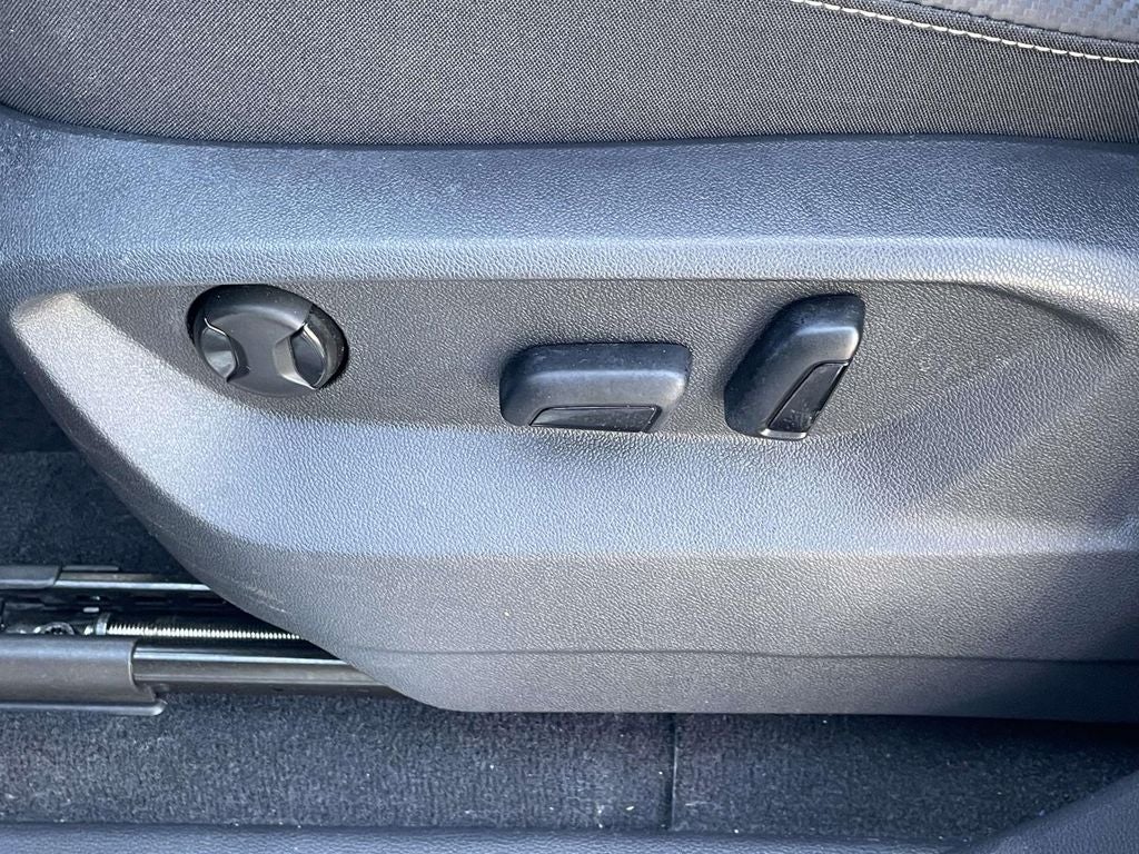 2022 Volkswagen Atlas Cross Sport 2.0T SE w/Technology