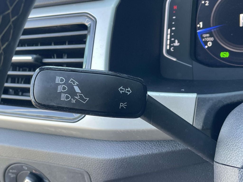 2022 Volkswagen Atlas Cross Sport 2.0T SE w/Technology