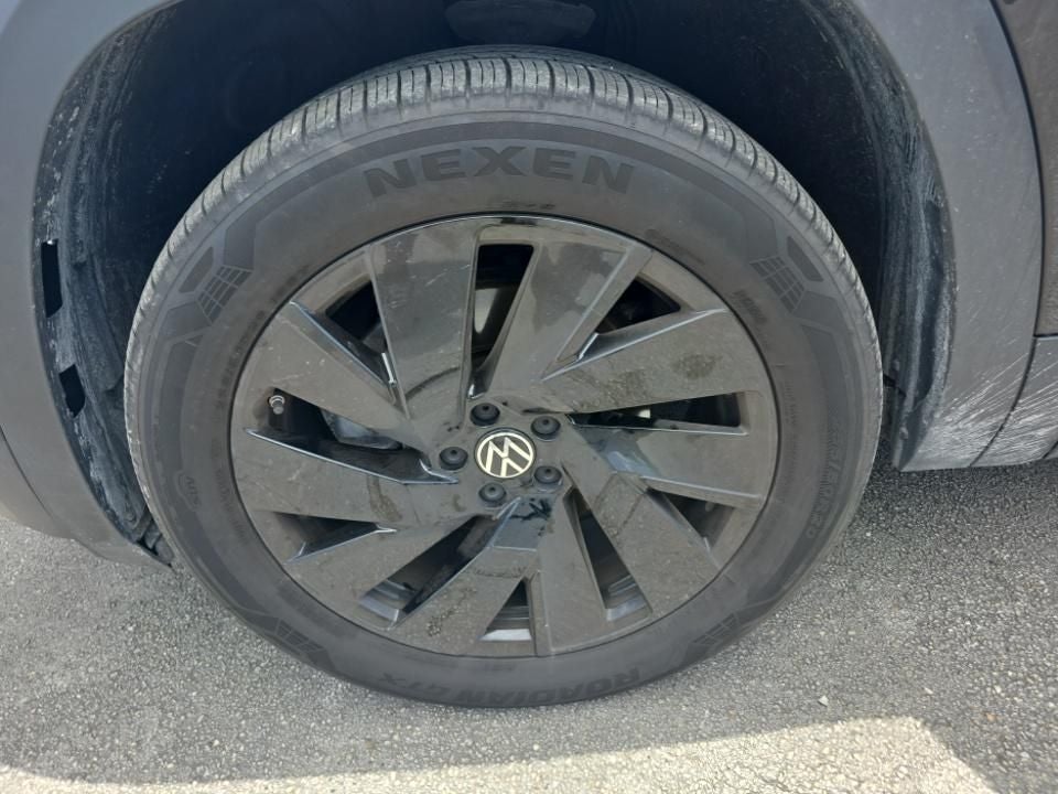 2024 Volkswagen Atlas Cross Sport 2.0T SE w/Technology