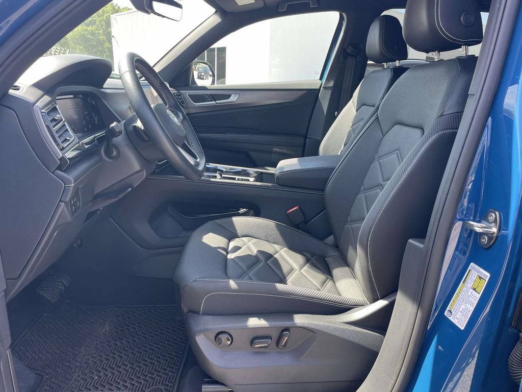 2025 Volkswagen Atlas Cross Sport 2.0T SE w/Technology
