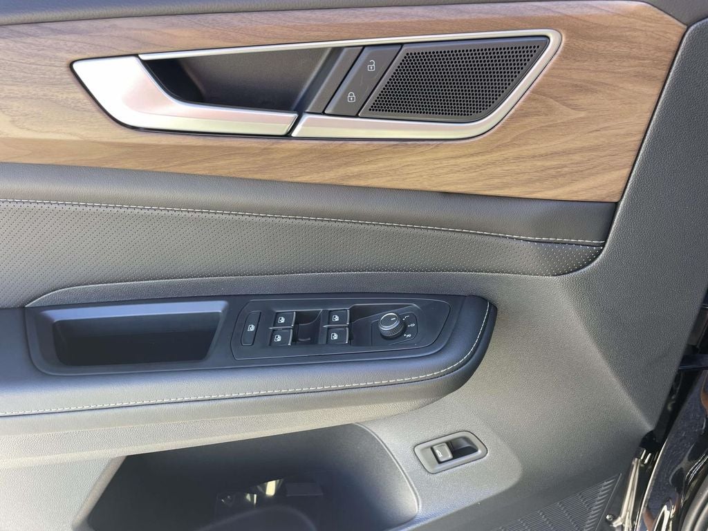 2026 Volkswagen Atlas 2.0T SE w/ Technology