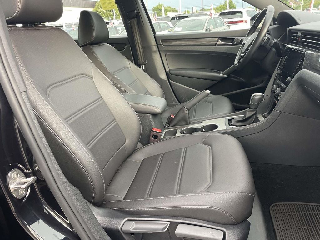 2021 Volkswagen Passat 2.0T R-Line