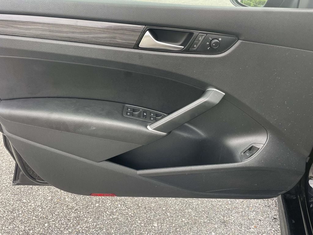 2021 Volkswagen Passat 2.0T R-Line