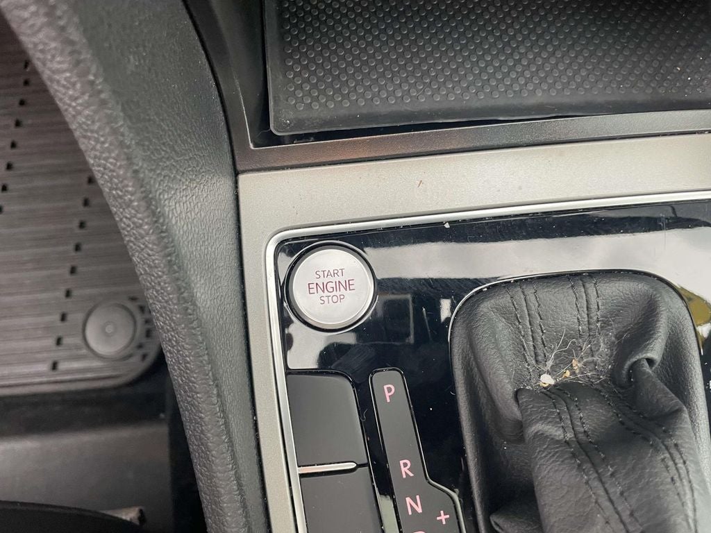 2021 Volkswagen Passat 2.0T R-Line