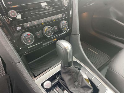 2021 Volkswagen Passat 2.0T R-Line