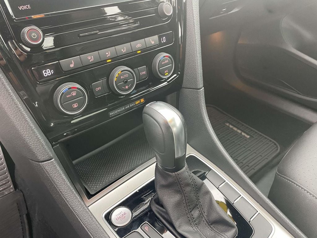 2021 Volkswagen Passat 2.0T R-Line