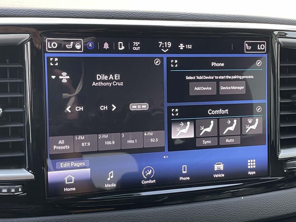 2024 Chrysler Pacifica Touring L