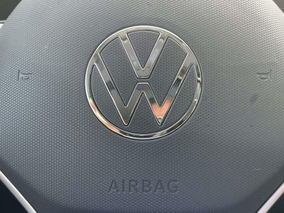2026 Volkswagen Taos 1.5T SE Black