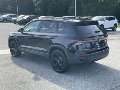 2026 Volkswagen Taos 1.5T SE Black