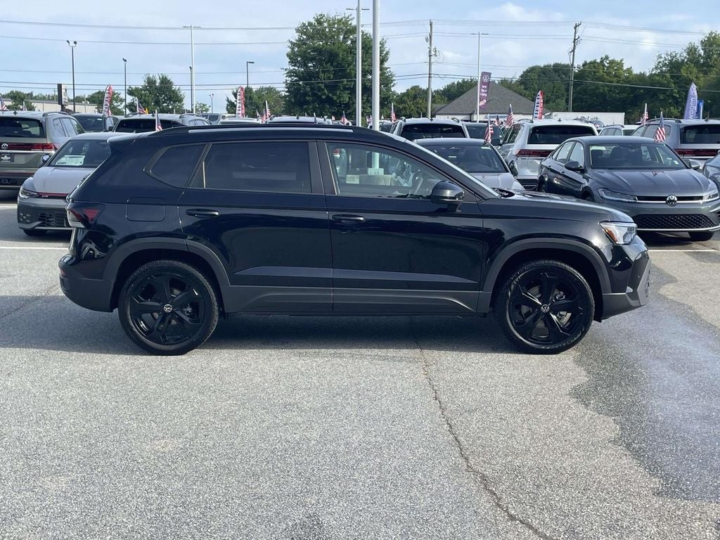 2026 Volkswagen Taos 1.5T SE Black