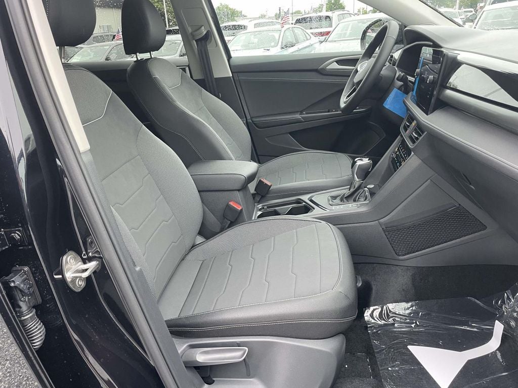 2026 Volkswagen Taos 1.5T SE Black