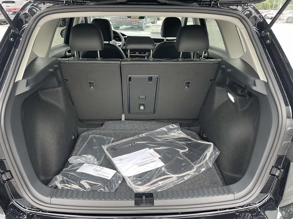 2026 Volkswagen Taos 1.5T SE Black
