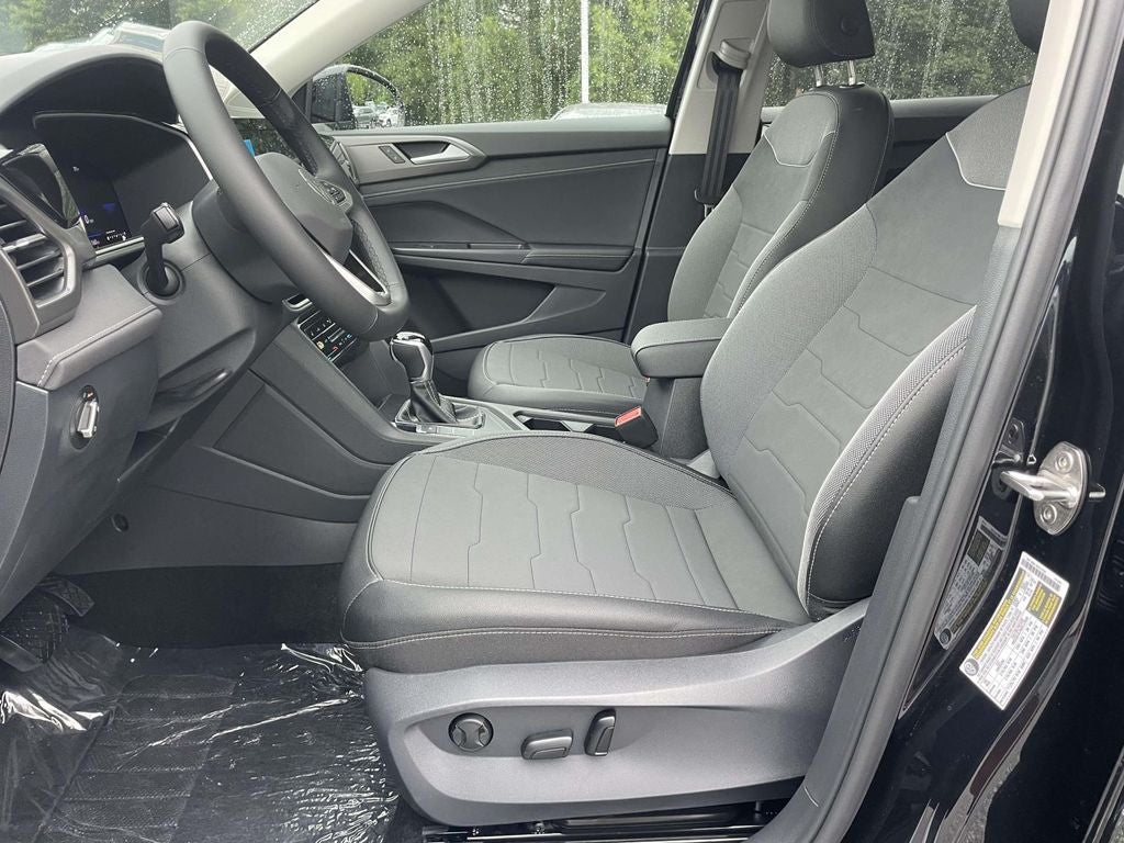 2026 Volkswagen Taos 1.5T SE Black