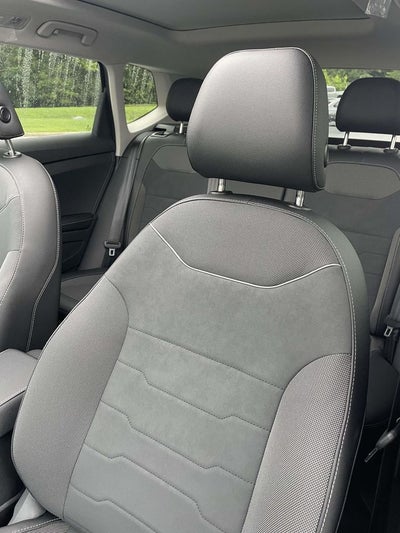 2026 Volkswagen Taos 1.5T SE Black