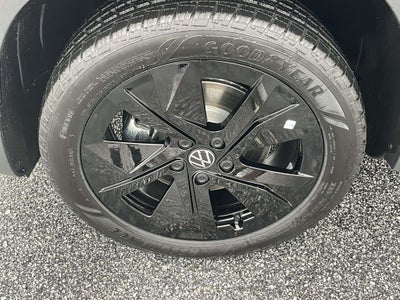 2026 Volkswagen Taos 1.5T SE Black