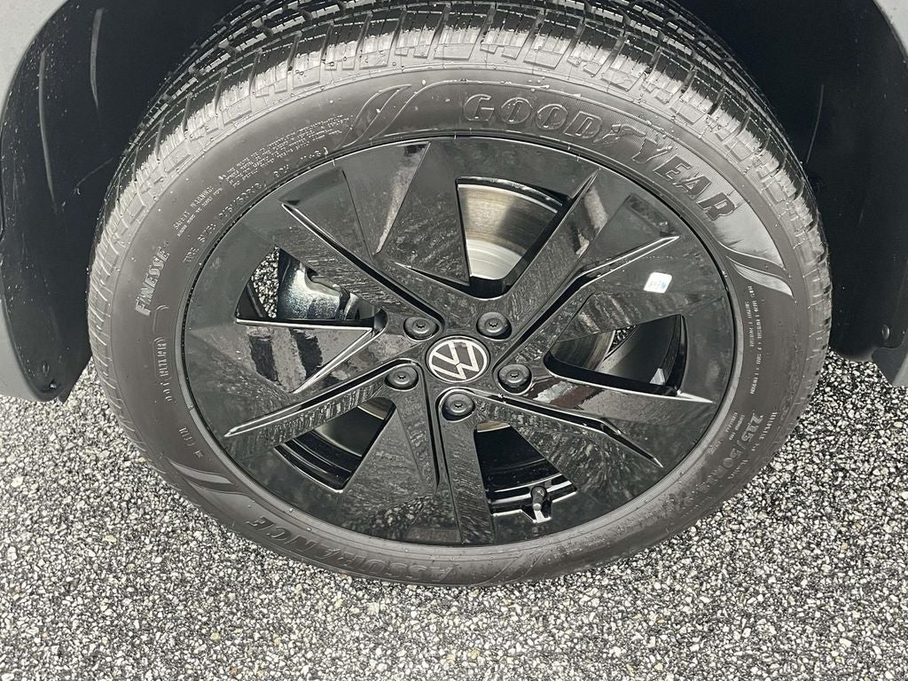 2026 Volkswagen Taos 1.5T SE Black