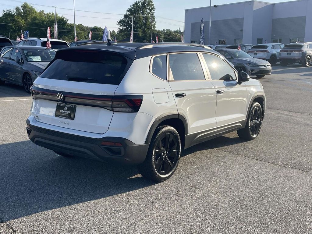 2026 Volkswagen Taos 1.5T SE Black