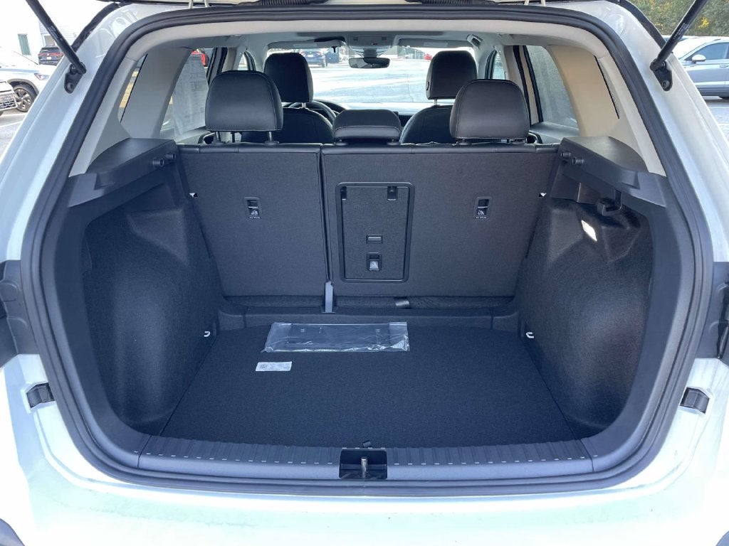 2027 Volkswagen Taos 1.5T SE Black