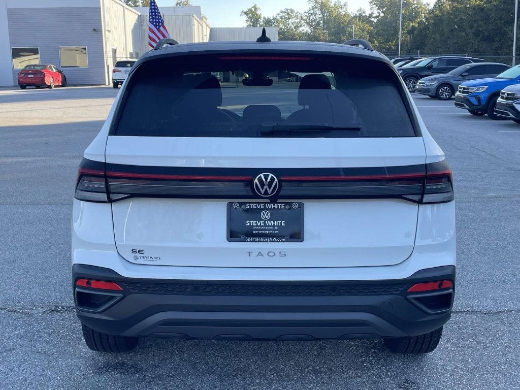 2027 Volkswagen Taos 1.5T SE Black