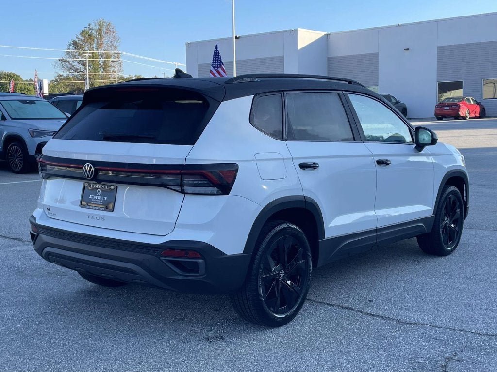 2027 Volkswagen Taos 1.5T SE Black