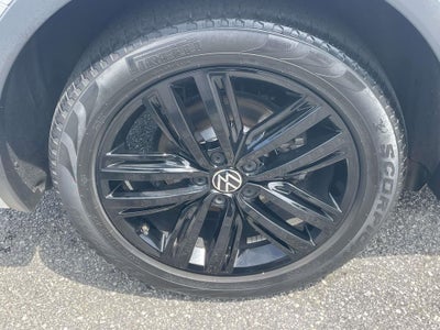 2022 Volkswagen Tiguan 2.0T SE R-Line Black