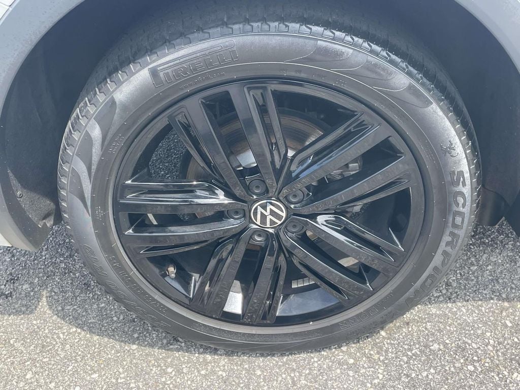 2022 Volkswagen Tiguan 2.0T SE R-Line Black