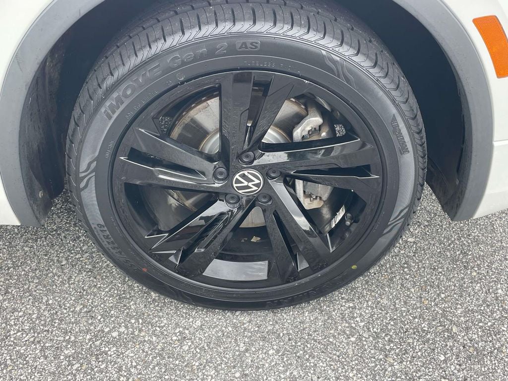 2024 Volkswagen Tiguan 2.0T SE R-Line Black