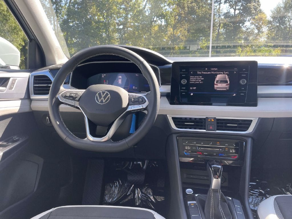 2027 Volkswagen Taos 1.5T SE