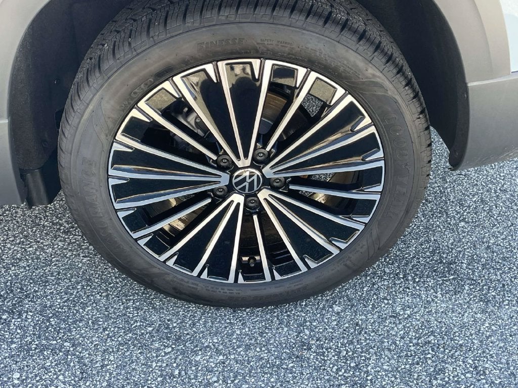 2027 Volkswagen Taos 1.5T SE