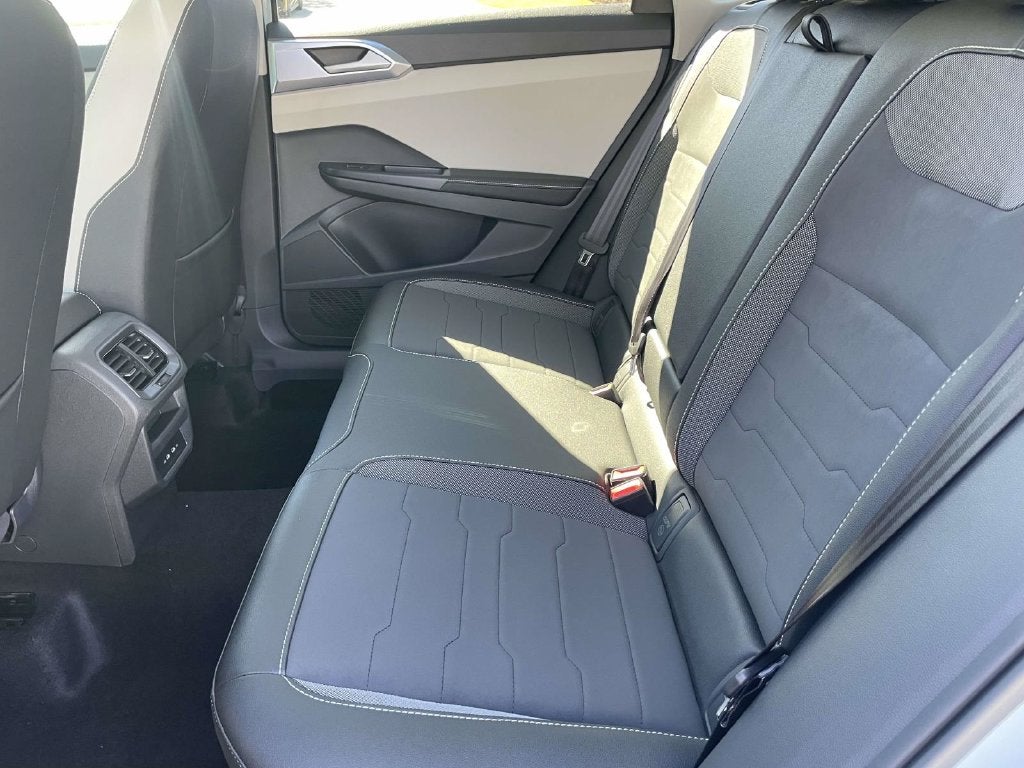 2027 Volkswagen Taos 1.5T SE