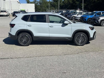 2027 Volkswagen Taos 1.5T SE