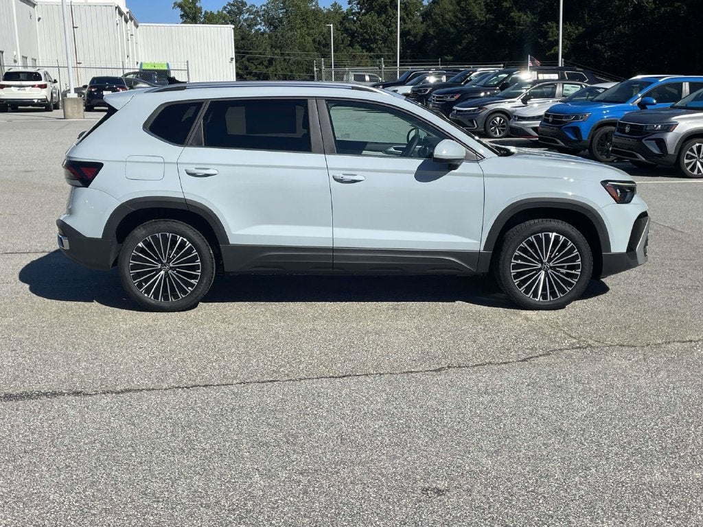 2027 Volkswagen Taos 1.5T SE