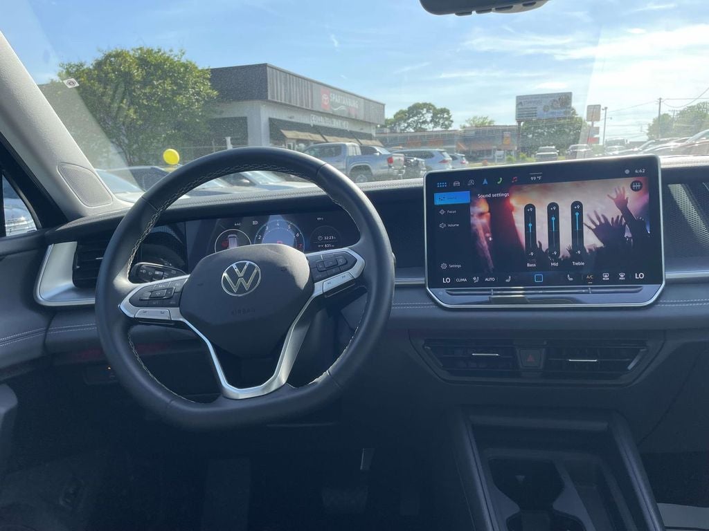 2025 Volkswagen Tiguan 2.0T SE