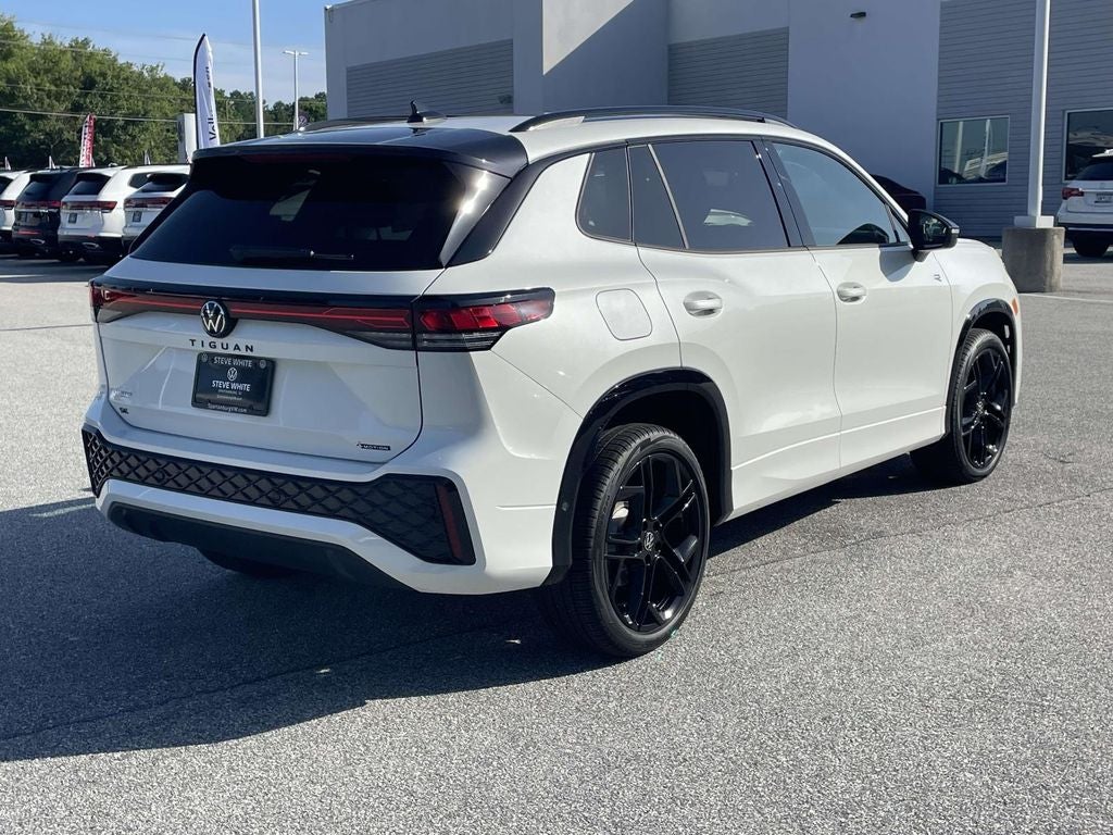 2026 Volkswagen Tiguan 2.0T SE R-Line Black