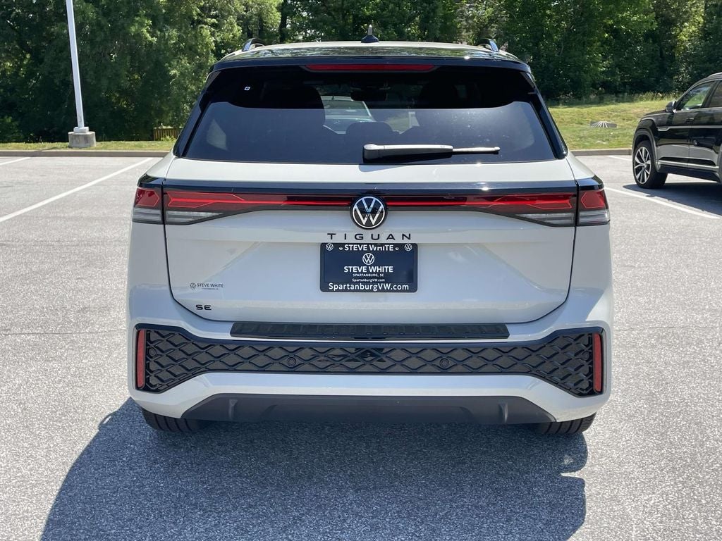 2026 Volkswagen Tiguan 2.0T SE R-Line Black