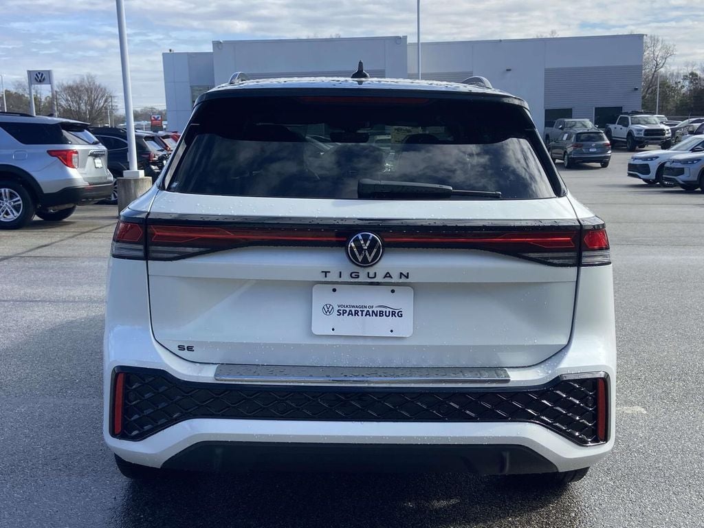 2026 Volkswagen Tiguan 2.0T SE R-Line Black