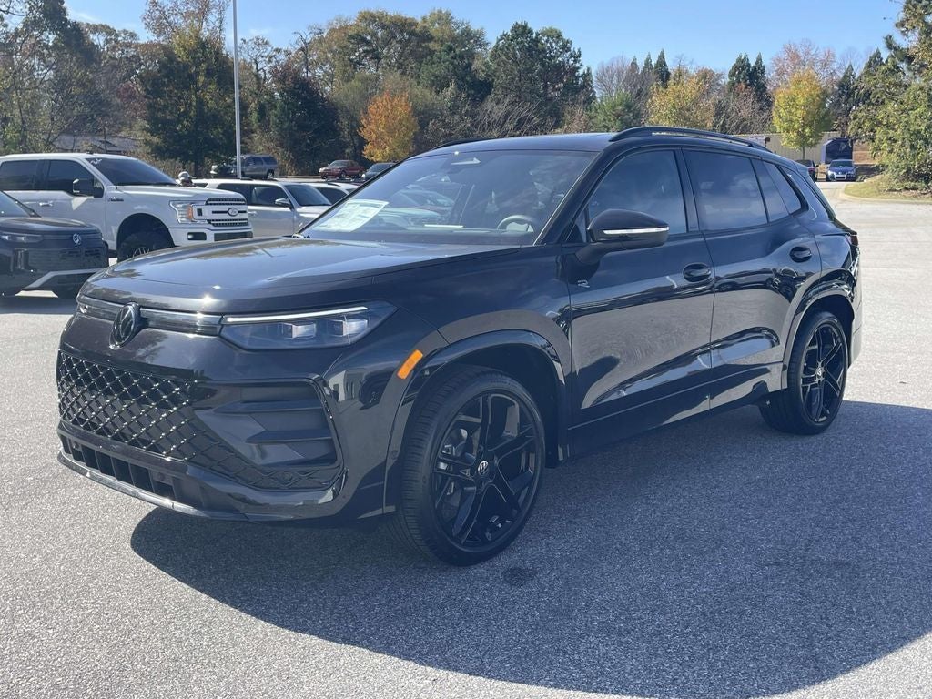 2026 Volkswagen Tiguan 2.0T SE R-Line Black