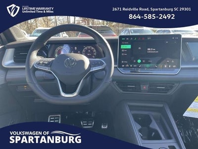 2026 Volkswagen Tiguan 2.0T SE R-Line Black