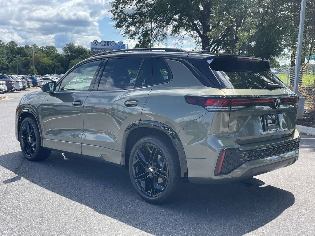 2026 Volkswagen Tiguan SE R-Line Black