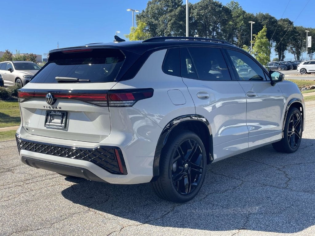 2026 Volkswagen Tiguan SE R-Line Black