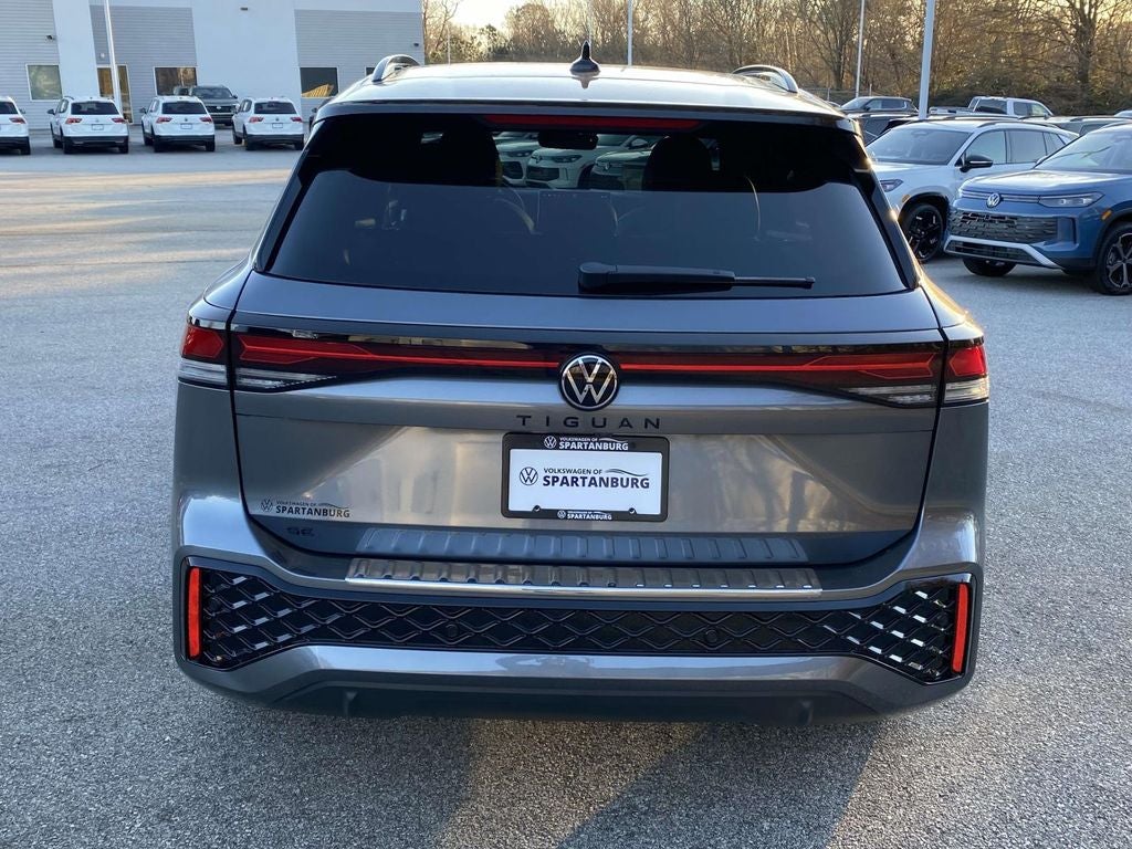 2026 Volkswagen Tiguan 2.0T SE R-Line Black