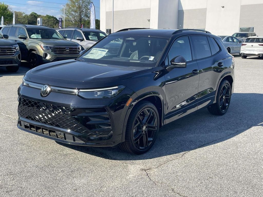 2026 Volkswagen Tiguan 2.0T SE R-Line Black