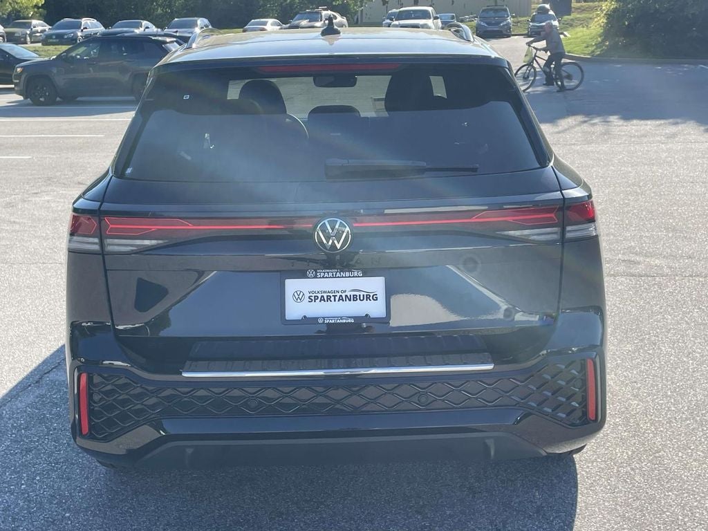 2026 Volkswagen Tiguan 2.0T SE R-Line Black