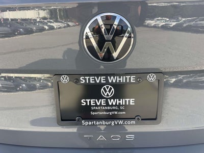 2024 Volkswagen Taos 1.5T SE Black